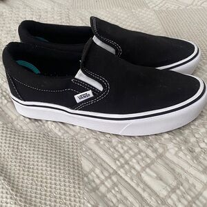 Vans Black and White sneakers New never worn youth 4.5